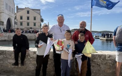 ODRŽANA UTRKA BRODICA UČENIKA OŠ HVAR U SKLOPU FEŠTE FORSKE PULENE I PROSLAVE DANA GRADA HVARA