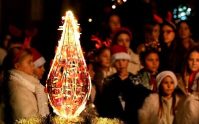 OŠ HVAR NA PALJENJU DRUGE ADVENTSKE SVIJEĆE