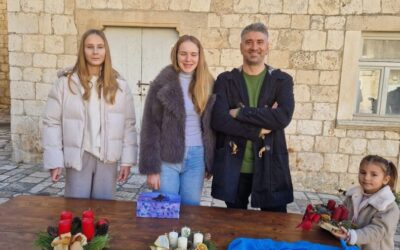 VJERONAUČNA GRUPA “FILIA” U HUMANITARNOJ AKCIJI “MARIJINI OBROCI”