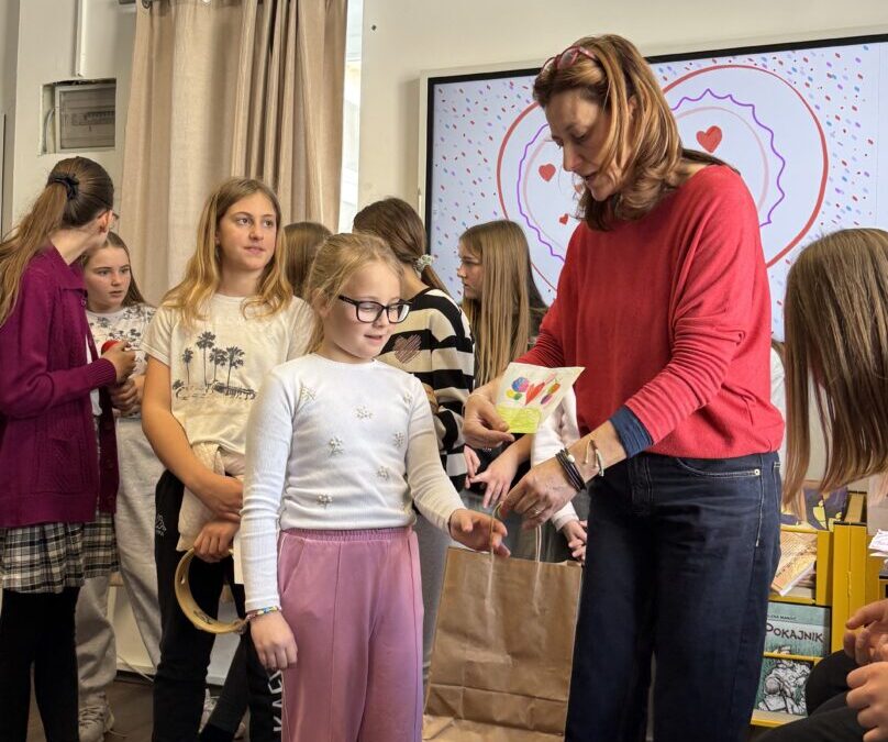 NAGRADE NAJUSPJEŠNIJIM SUDIONICIMA NATJEČAJA “VALENTINOVO U KNJIŽNICI”