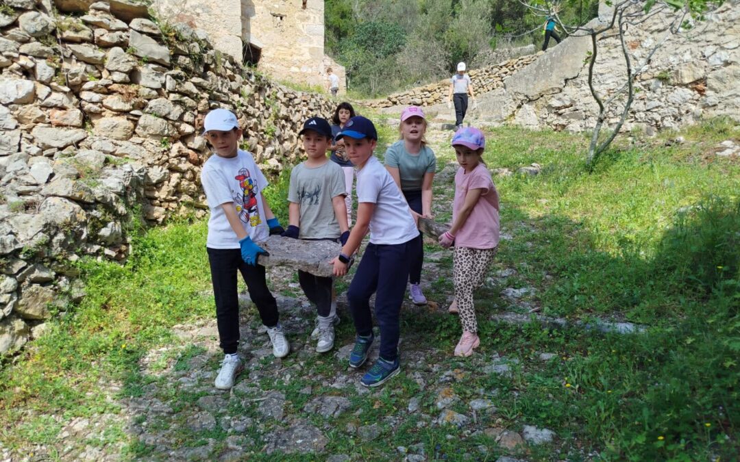 NAŠI UČENICI NA “DANIMA SUHOZIDA U HVARU 2026.”